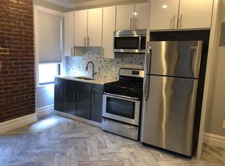 2330 33rd St APT 1R, Astoria, NY 11105