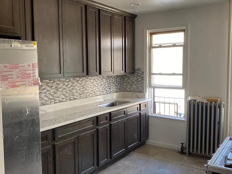 1508 Saint Lawrence Ave #1 — Photo 4