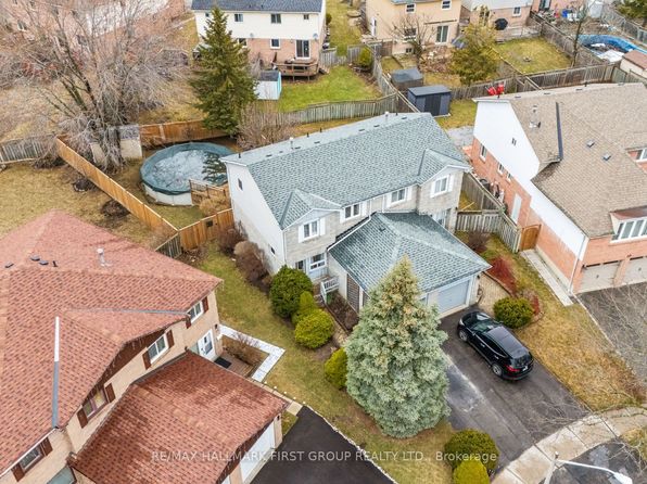 14 Field Cres, Ajax, ON L1Z 1A9