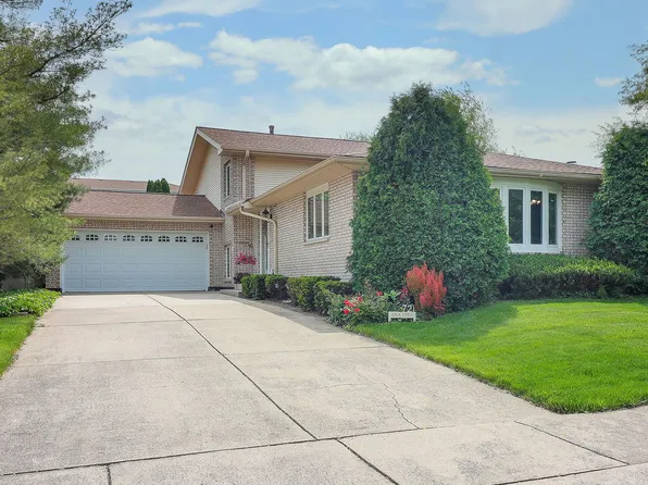 721 Kruk St, Lemont, IL 60439