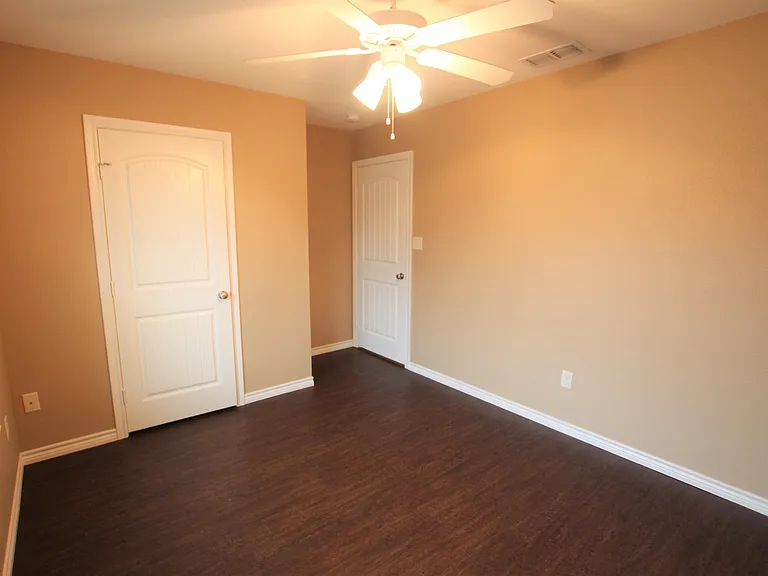 19401 King Ranch Dr — Photo 13