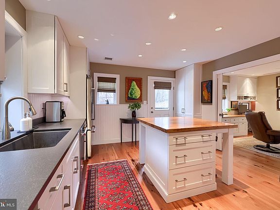 2nd image of 357 Valleybrook Dr