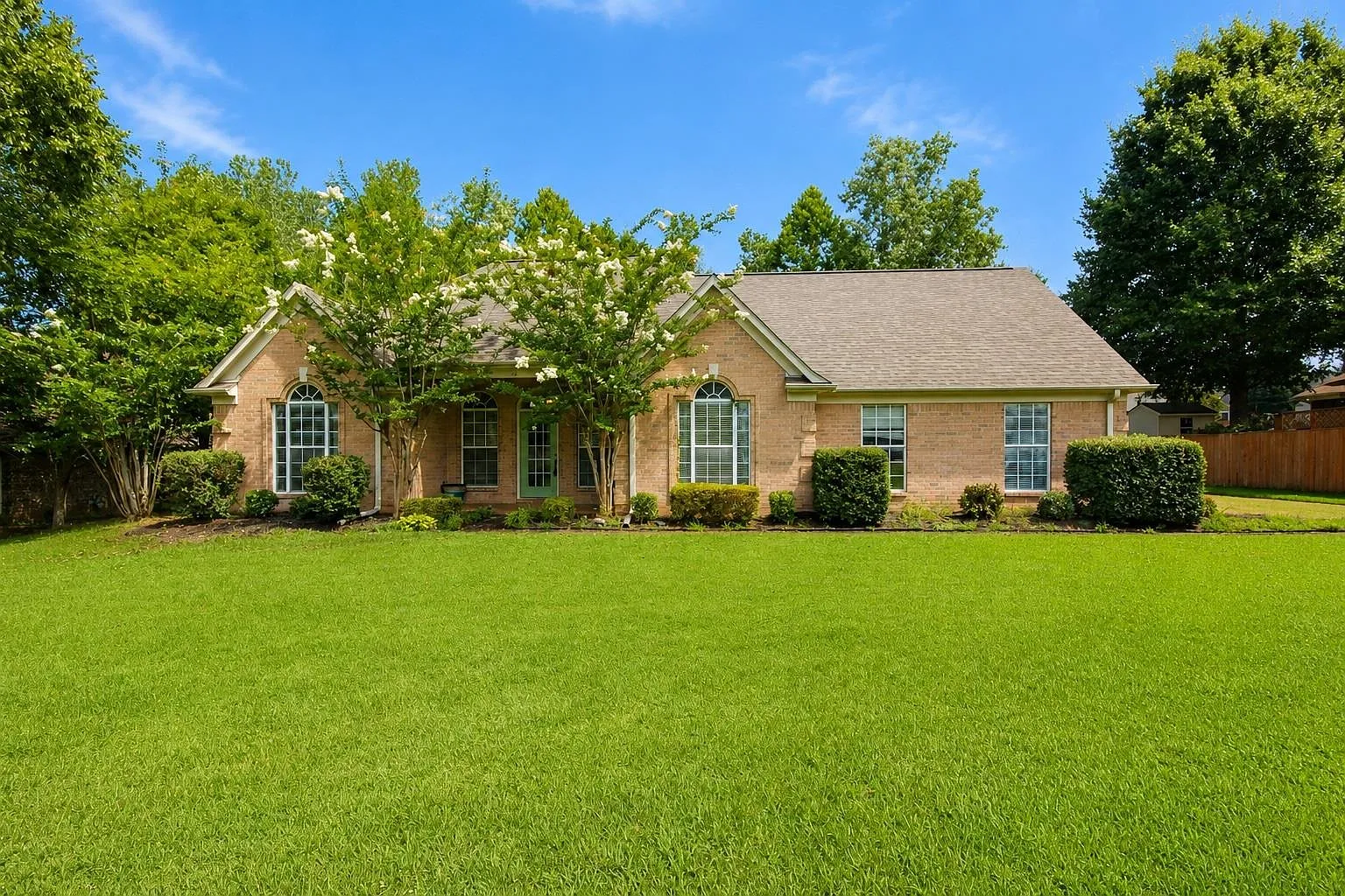 3 bed, 2.0 bath, 1856 sqft, $2,195 — Photo 1