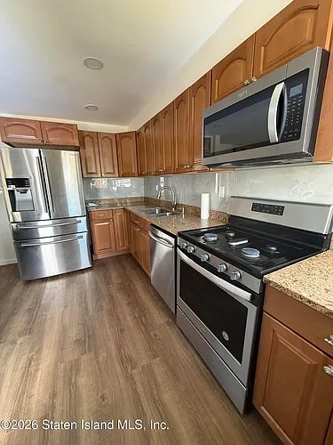 207 Dongan Hills Ave Photo 1