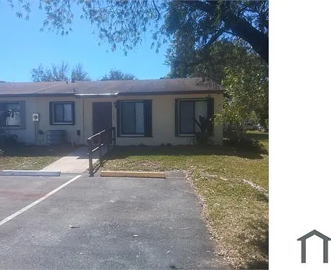 2 bed, 1200 sqft, $2,496 — Photo 2
