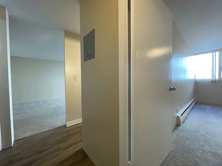 Executive Apartments — Photo 18