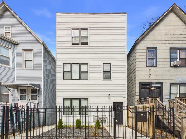 2750 W Francis Pl #3, Chicago, IL 60647