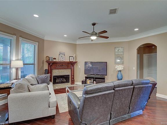 4th image of 462 Dogwood South Ln