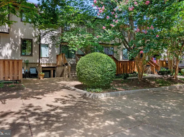 1722 Westwind Way #123, McLean, VA 22102