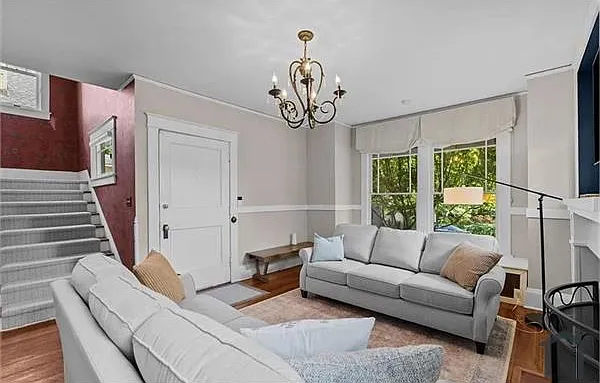 305 E Hendrix St — Photo 3