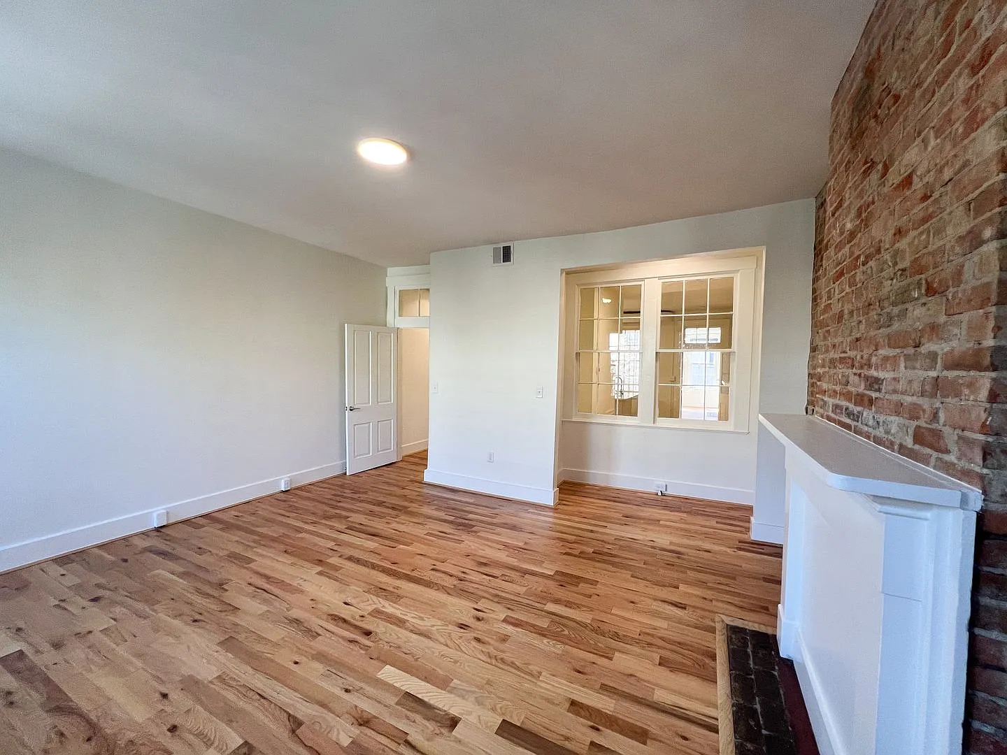 1307 Main St — Photo 3