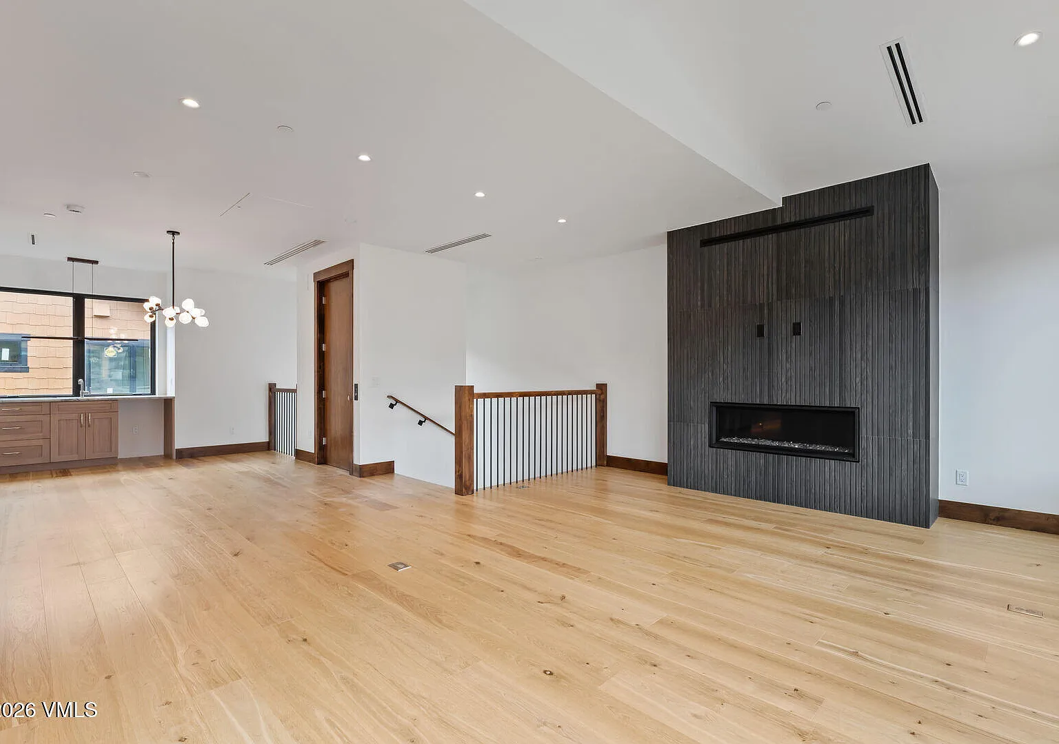 3 bed, 4.0 bath, 2848 sqft, $18,000 — Photo 2