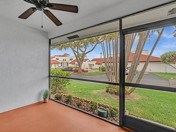 5th image of 299 NW 36th Ave