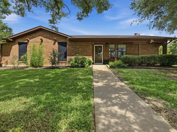1300 Linda Ct, Cleburne, TX 76033