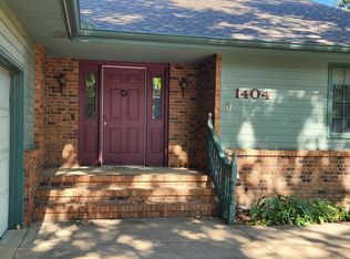 1404 Axtell Rd, Newton, KS 67114