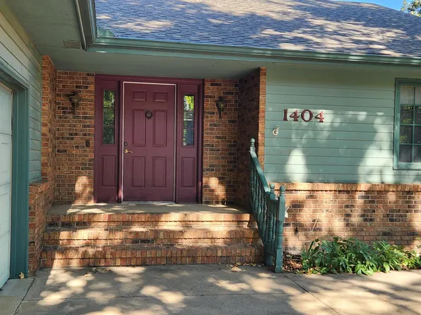 1404 Axtell Rd, Newton, KS 67114