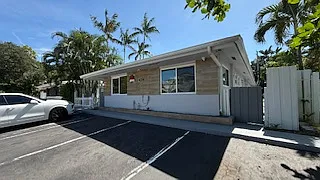 1632 NE 4th Pl #1 — Photo 3