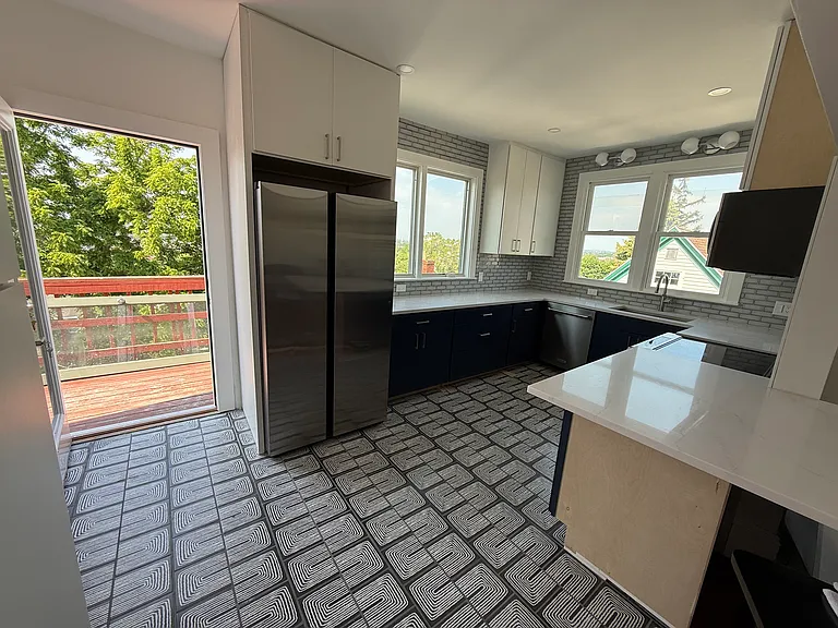96 Munroe St #3 — Photo 36