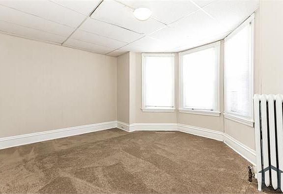 4th image of 1043 S Ithan St