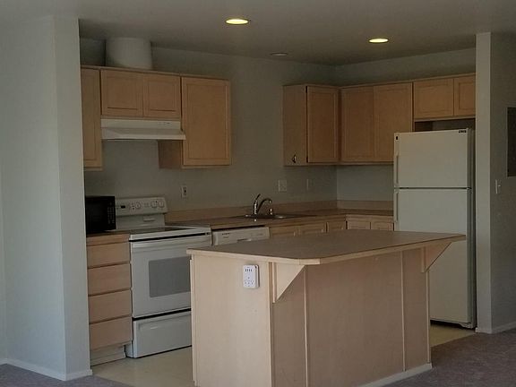 3rd image of 3047 14th Ave W #A