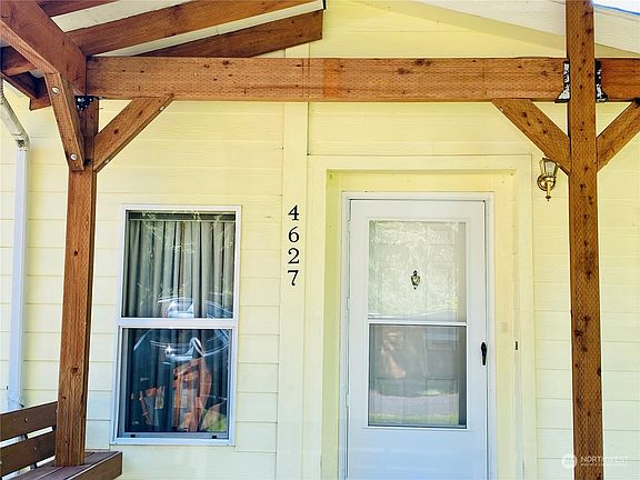 2nd image of 4627 Bellwood Drive NE
