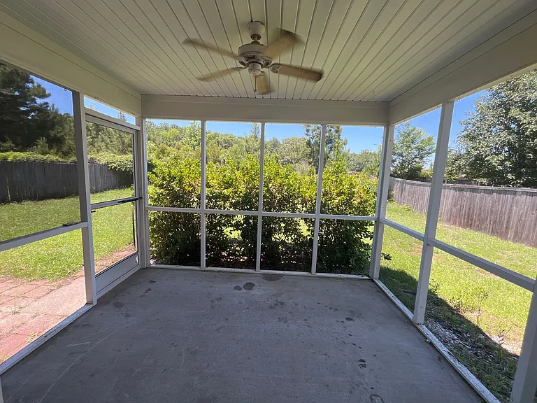 5064 Ballantine Dr — Photo 6