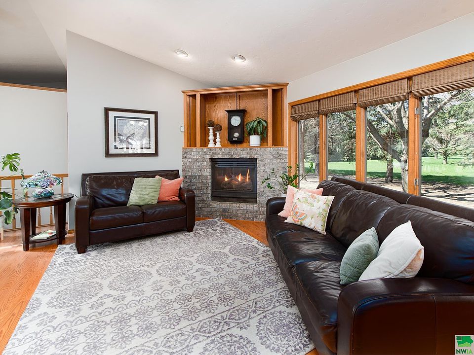 323 Douglas Dr, Inwood, IA 51240 Zillow