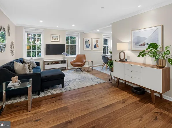 3700 39th St NW APT B176, Washington, DC 20016