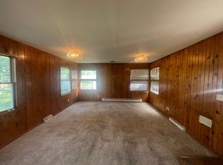 1906 E 4th St, Waterloo, IA 50703