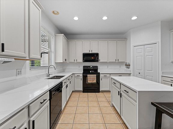 5th image of 10119 Sandy Marsh Ln
