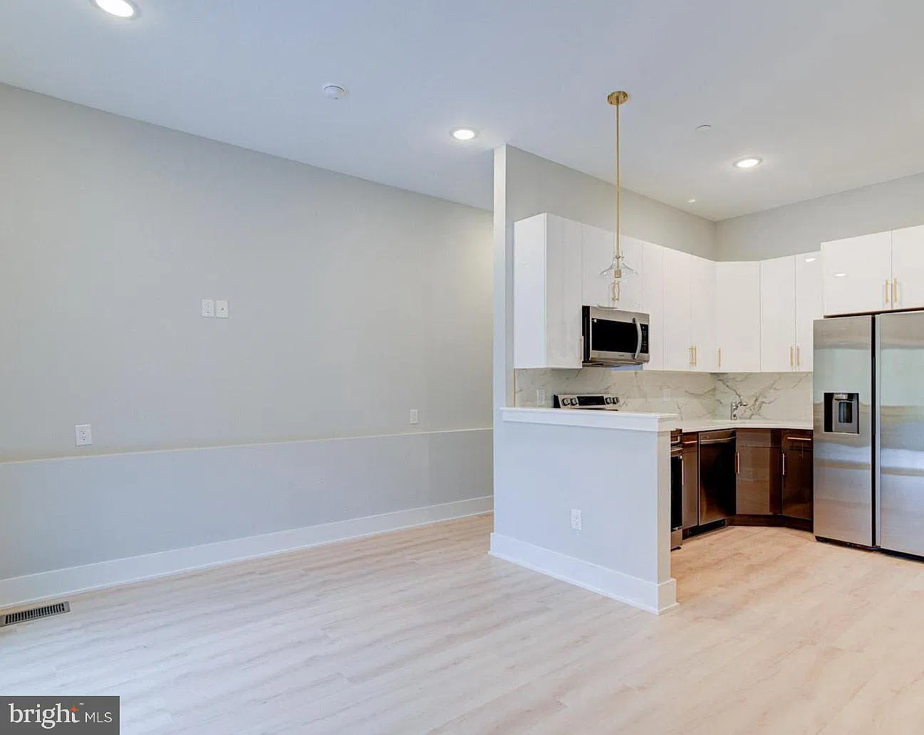 1805 Frankford Ave — Photo 2