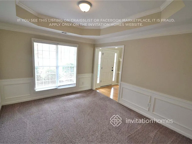 1038 Fountain Lakes Ct — Photo 2