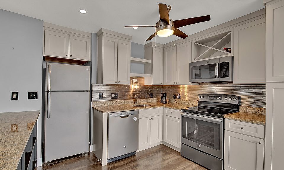 1st image of 810 Matson Pl Unit 406