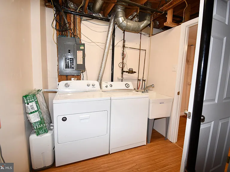 222 Canfield Ter — Photo 20