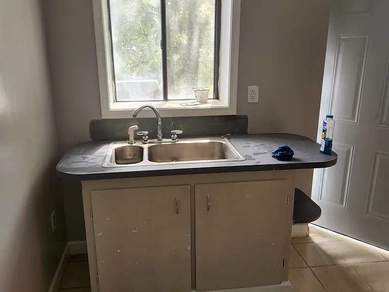 1915 Timberlake Pl — Photo 8