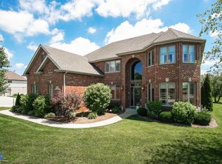 22083 Mary Dr, Frankfort, IL 60423