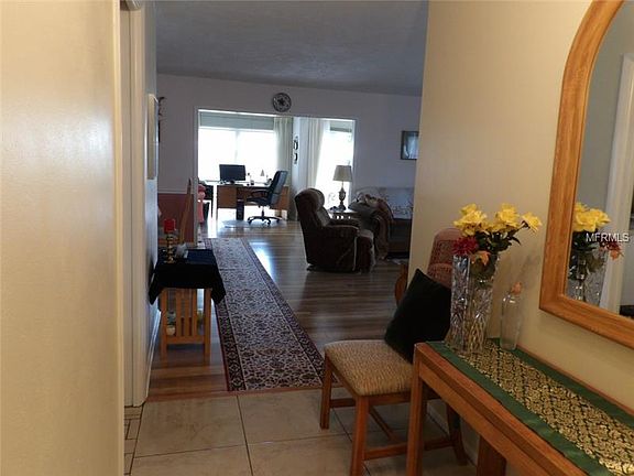 3rd image of 3748 Amesbury Ln