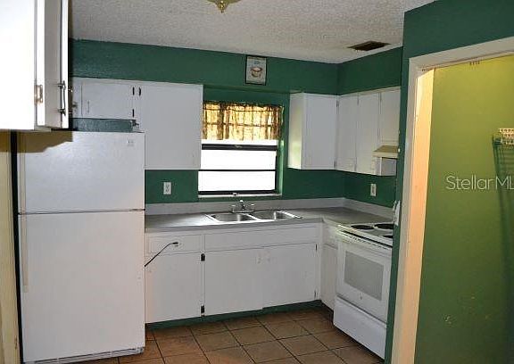 3rd image of 9604 N Aster Ave