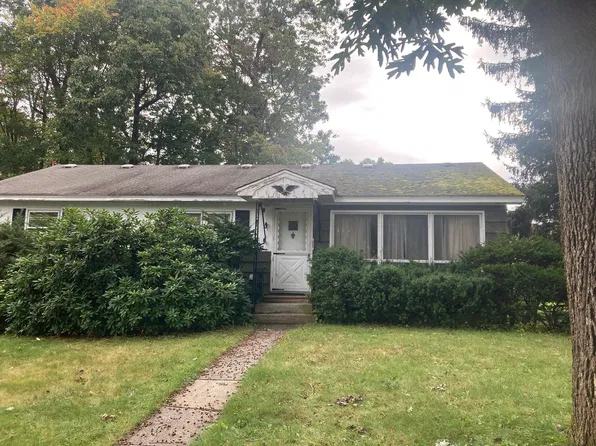 44 Miami St, Fitchburg, MA 01420