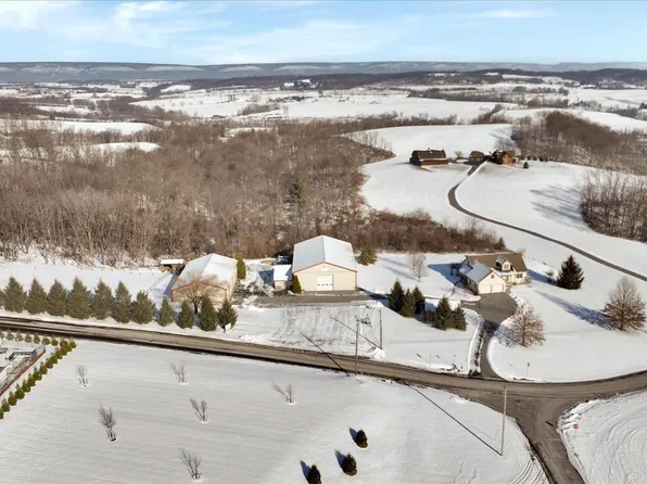 36 Host Rd, Womelsdorf, PA 19567