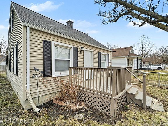 2nd image of 7527 Toepfer Rd