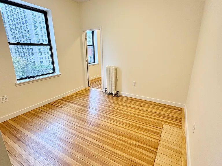 217 E 27th St #4 — Photo 3
