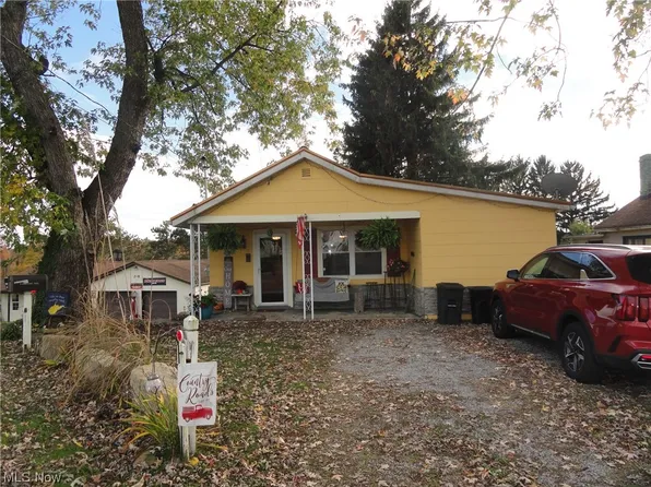 4 Frankfort Rd, New Cumberland, WV 26047
