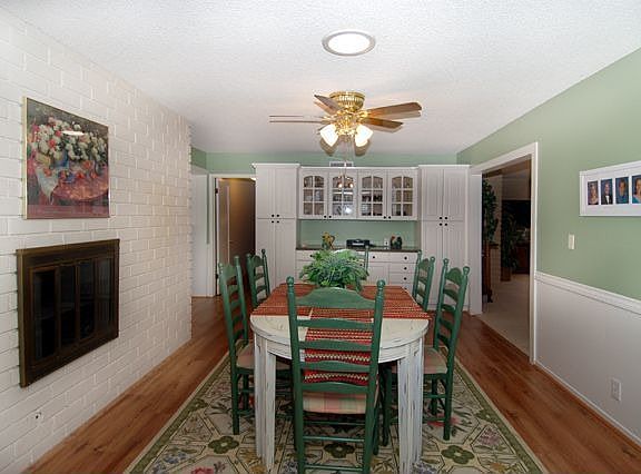 Dining with Built-ins