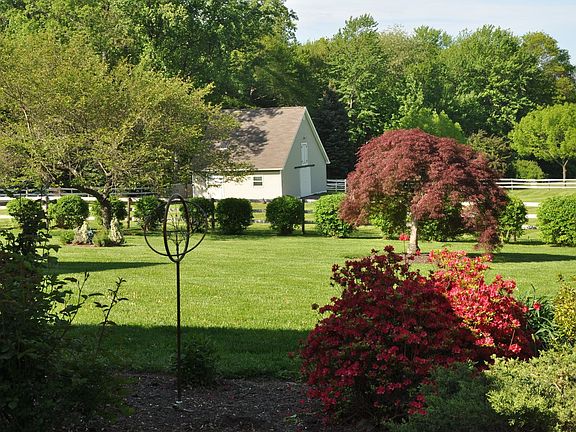 Barn & fenced pastures