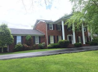 303 Daleview Cir, Russellville, KY