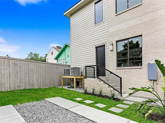 4th image of 2902 Baronne St #2902