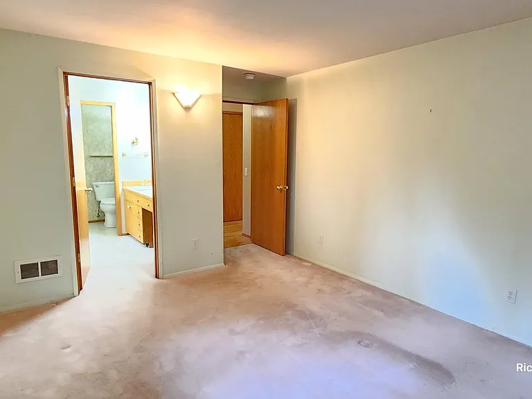 701 E Road Of Tralee — Photo 11