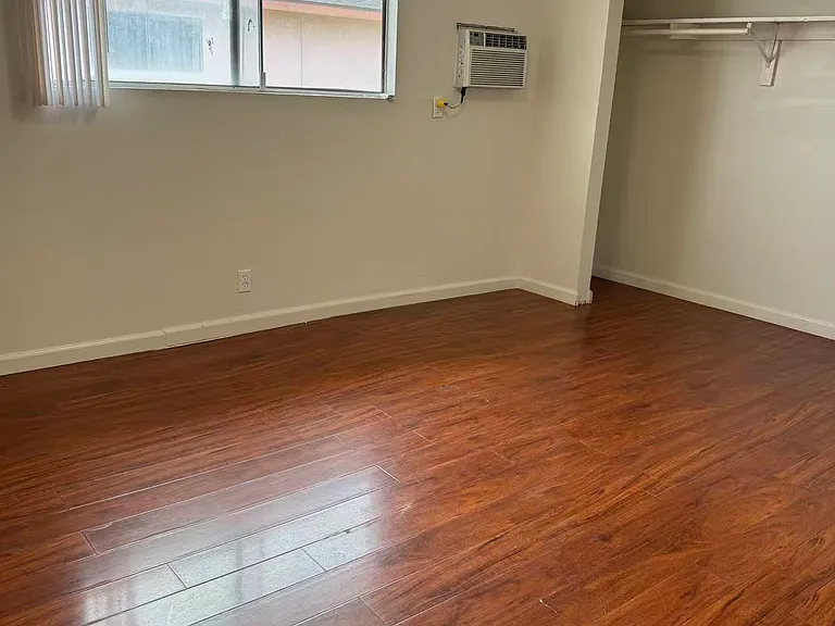 4760 Bandera St #4 — Photo 4