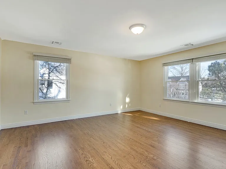 455 Berkshire Rd — Photo 6